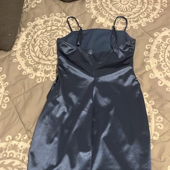 Blue tight silk dress - Picture 2 of 2